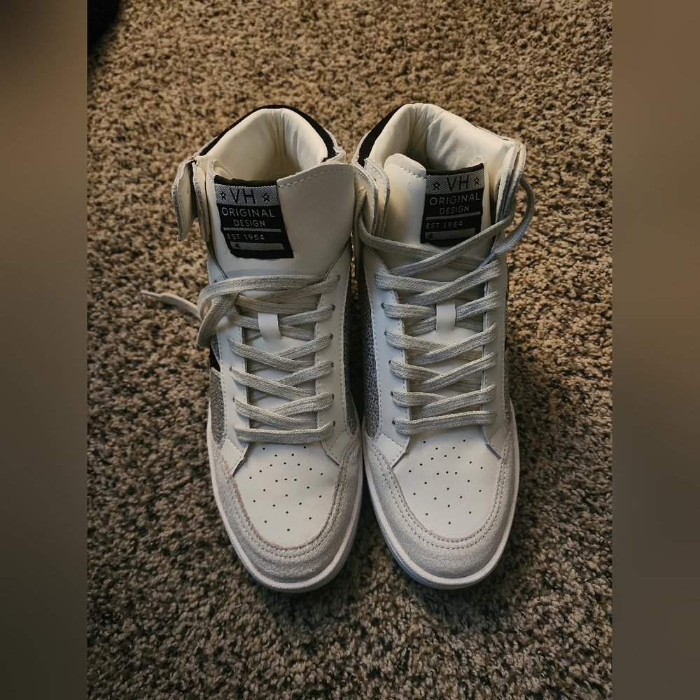 Vintage Havana size 9 brand new never worn.